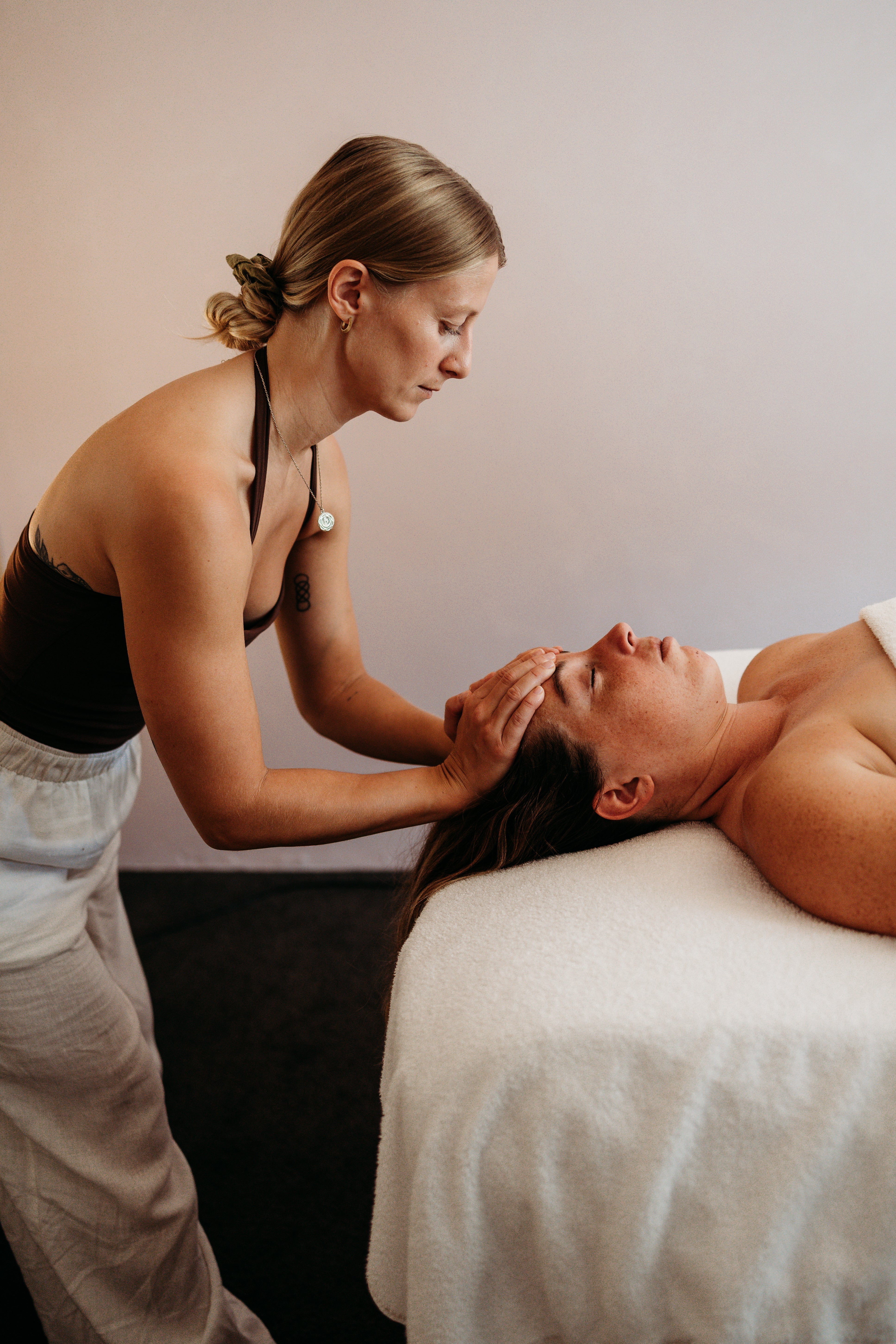 tahi kin – Phoebe Hart